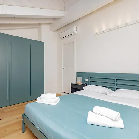 Flo Three 3 Apartment *