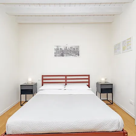 Flo Three 3 Apartment