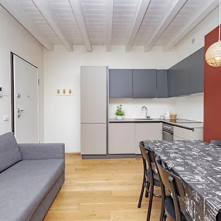 Flo Three 3 Apartment *