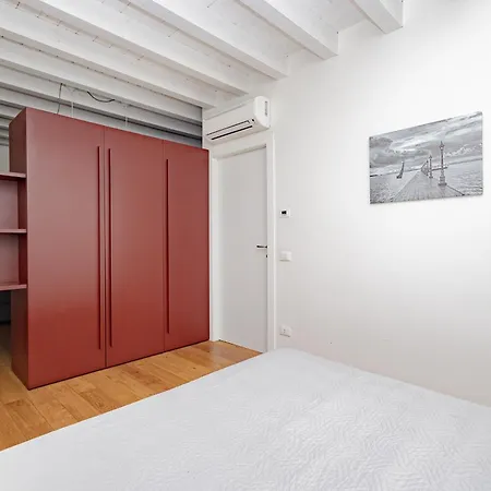 Apartment Flo Three 3